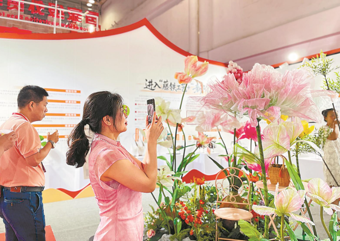 威尼斯wns.8885556党报记者八闽调研行 ｜ 匠心深处有春雷！看福建工艺美(图4)